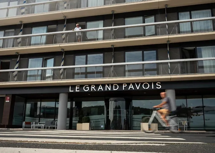 Le Grand Pavois Hotel 3*